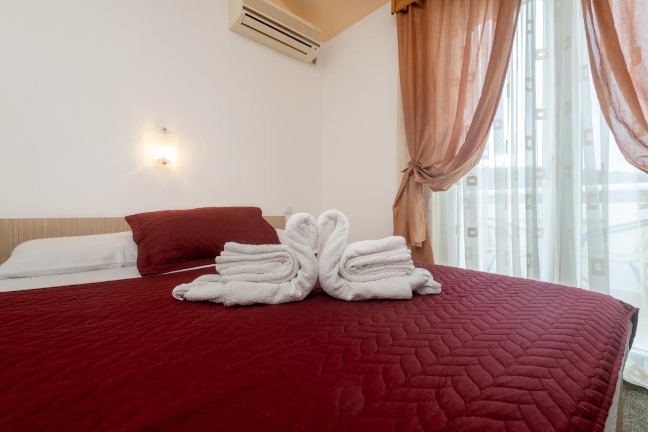 Hotel Ami - M Neum Zewnętrze zdjęcie